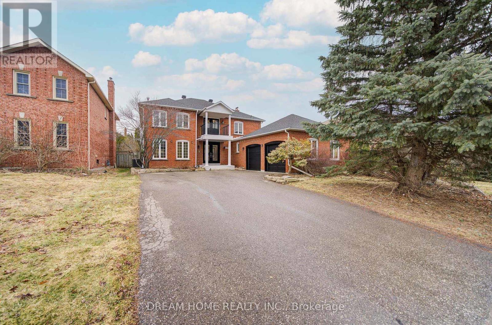 Detached at 352 KENNEDY STREET W, Aurora (Aurora Heights)
