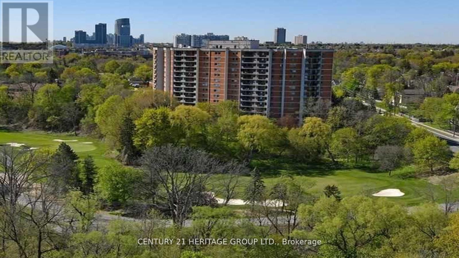Apartment at PH7 - 7811 YONGE STREET, Markham (Thornhill)