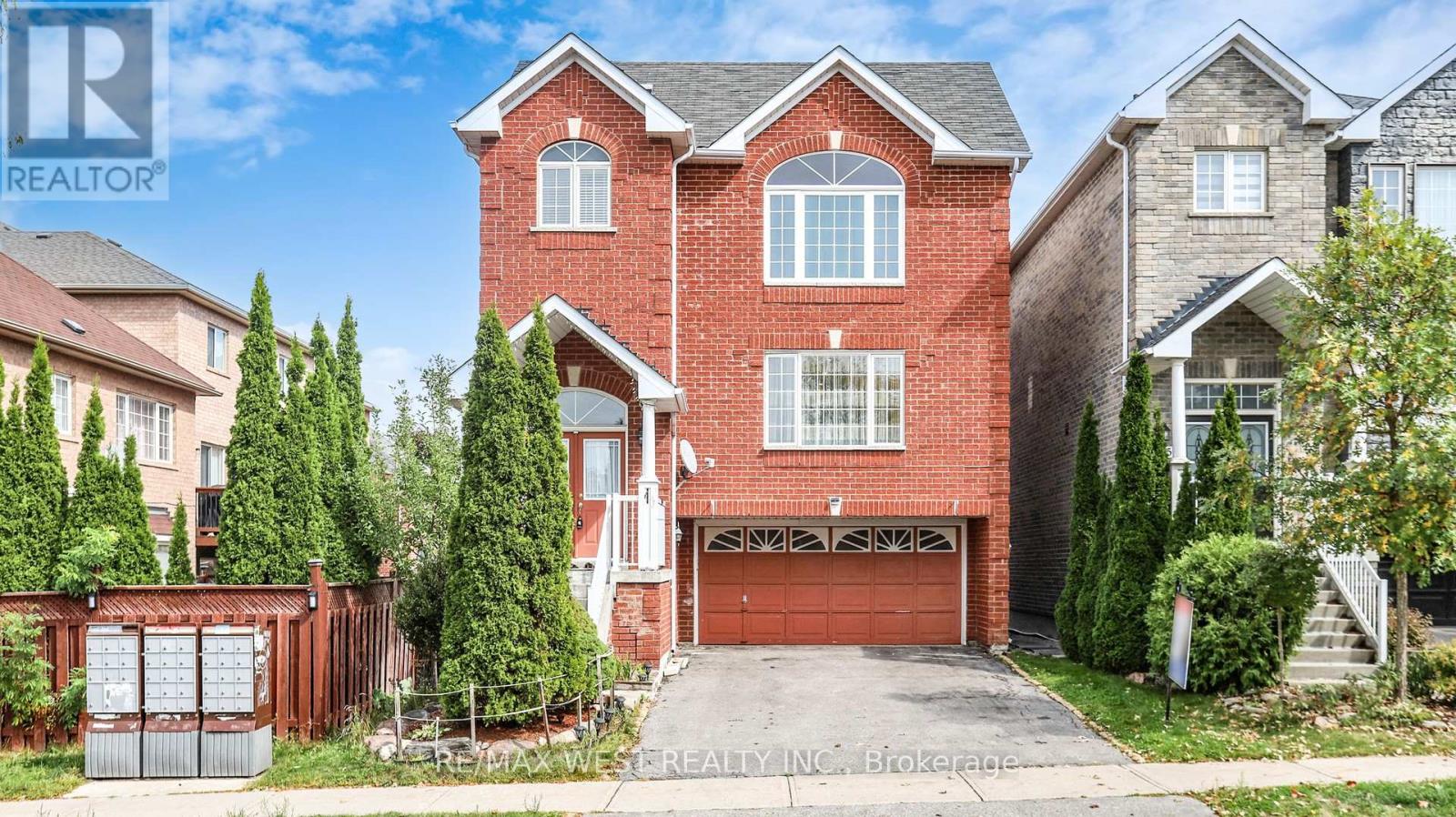 Detached at 247 KNAPTON DRIVE, Newmarket (Woodland Hill)