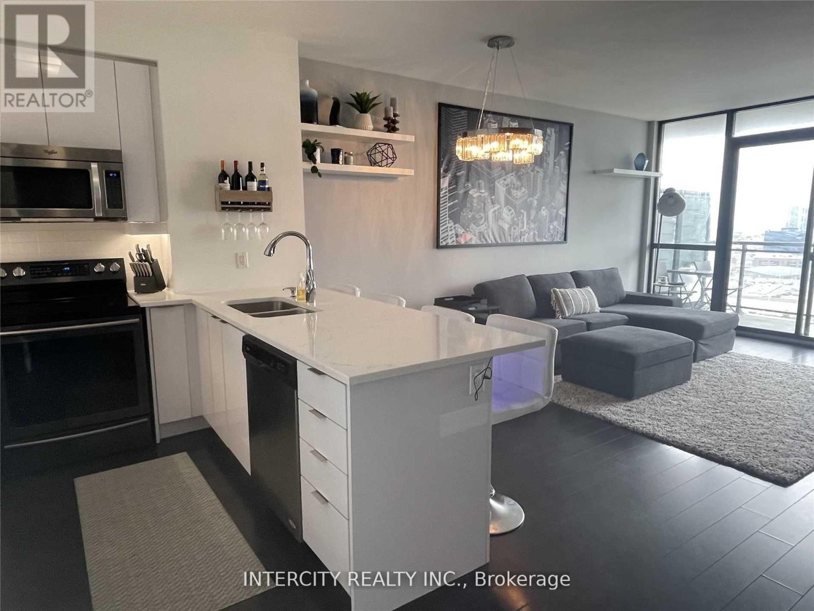 Apartment at 1407 - 2910 HIGHWAY 7, Vaughan (Concord)