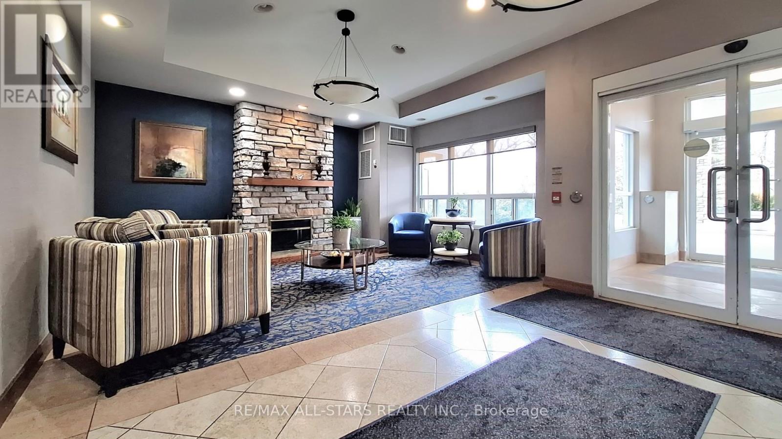 Apartment at 327 - 900 BOGART MILL TRAIL, Newmarket