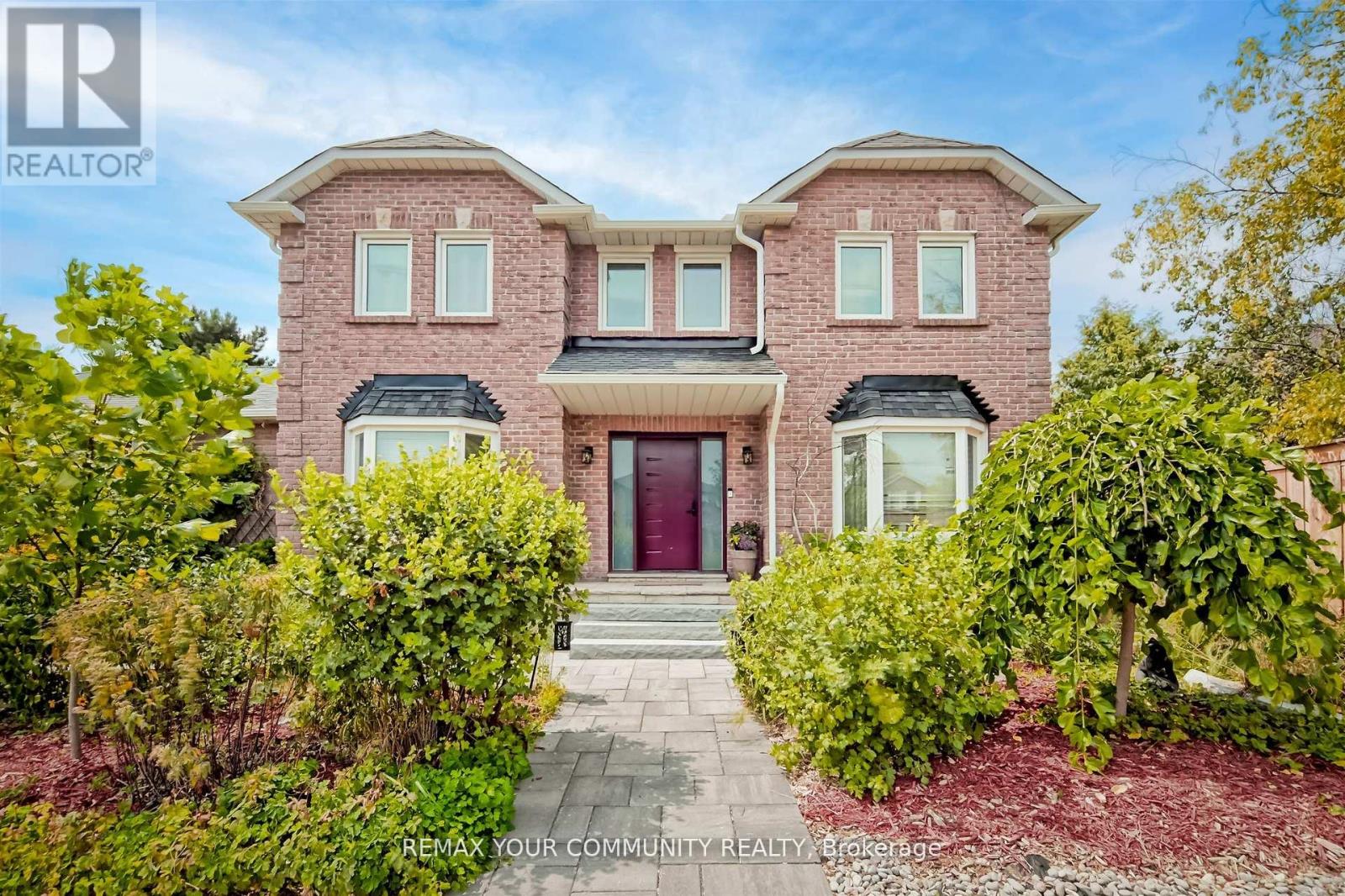 Detached at 2 KIRKLAND COURT, Richmond Hill (Westbrook)