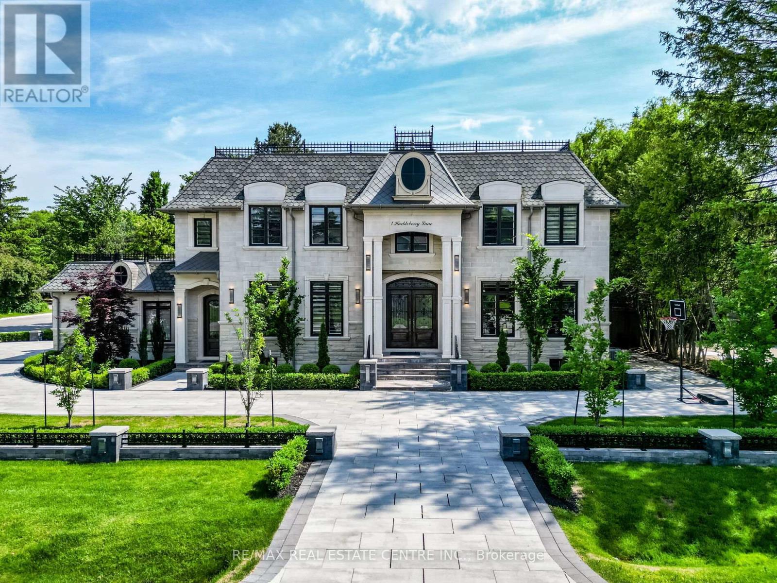 Detached at 1 HUCKLEBERRY LANE, Markham (Bayview Glen)