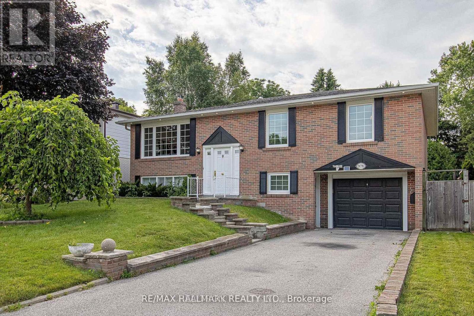 Detached at 978 WILDWOOD DRIVE, Newmarket (Gorham-College Manor)