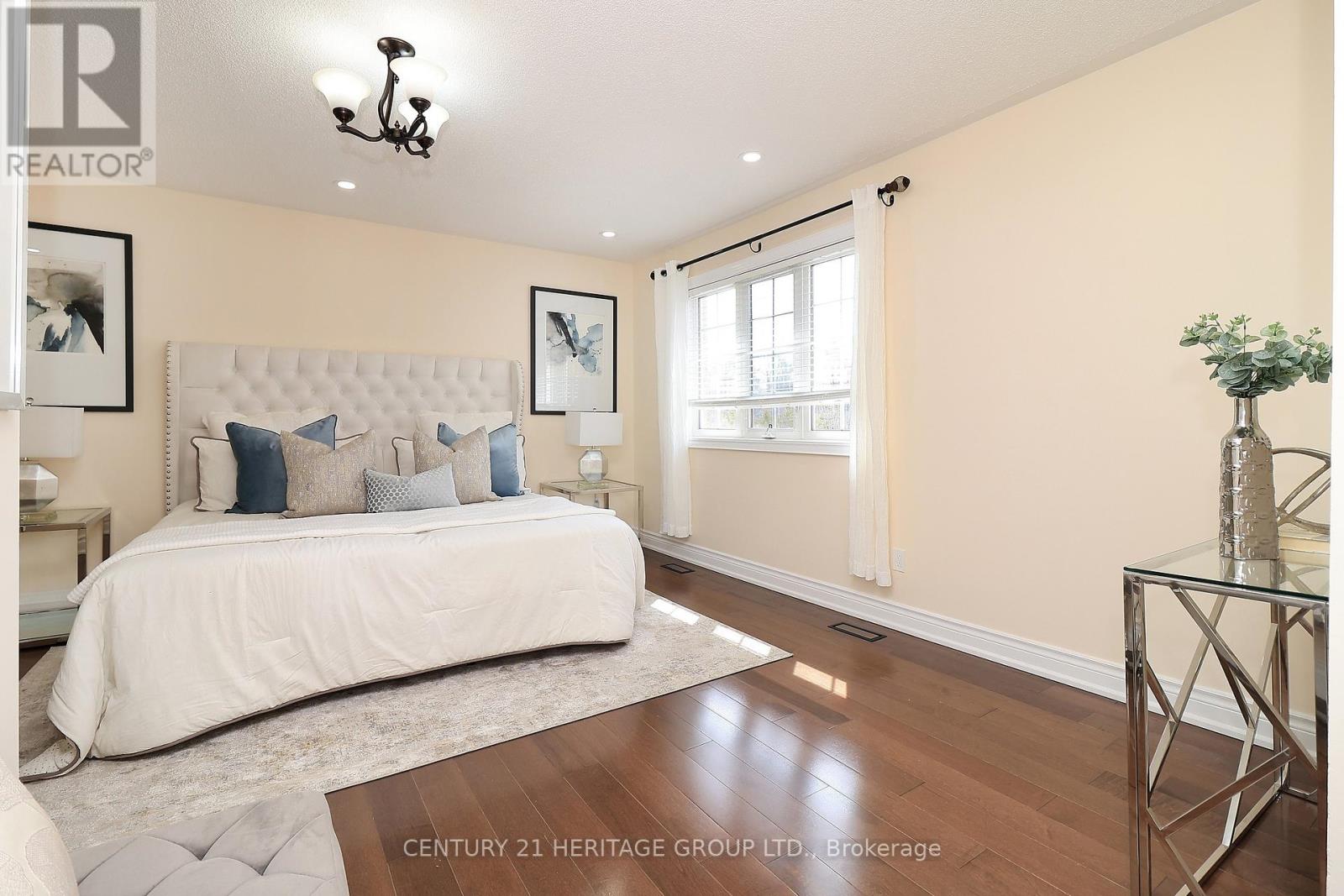 Detached at 20 TRISH DRIVE, Richmond Hill