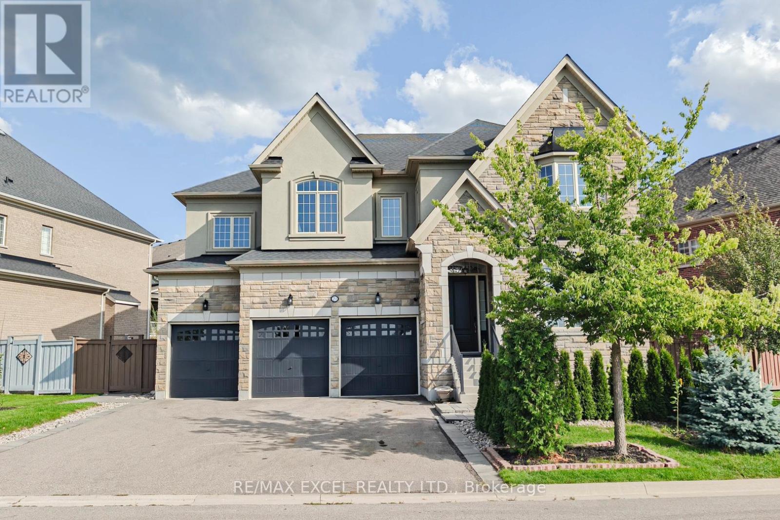 Detached at 21 PARADISE VALLEY TRAIL, King (Nobleton)