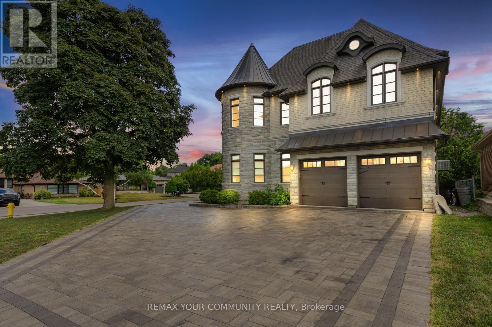 Detached at 1 LANCER DRIVE, Vaughan (Maple)