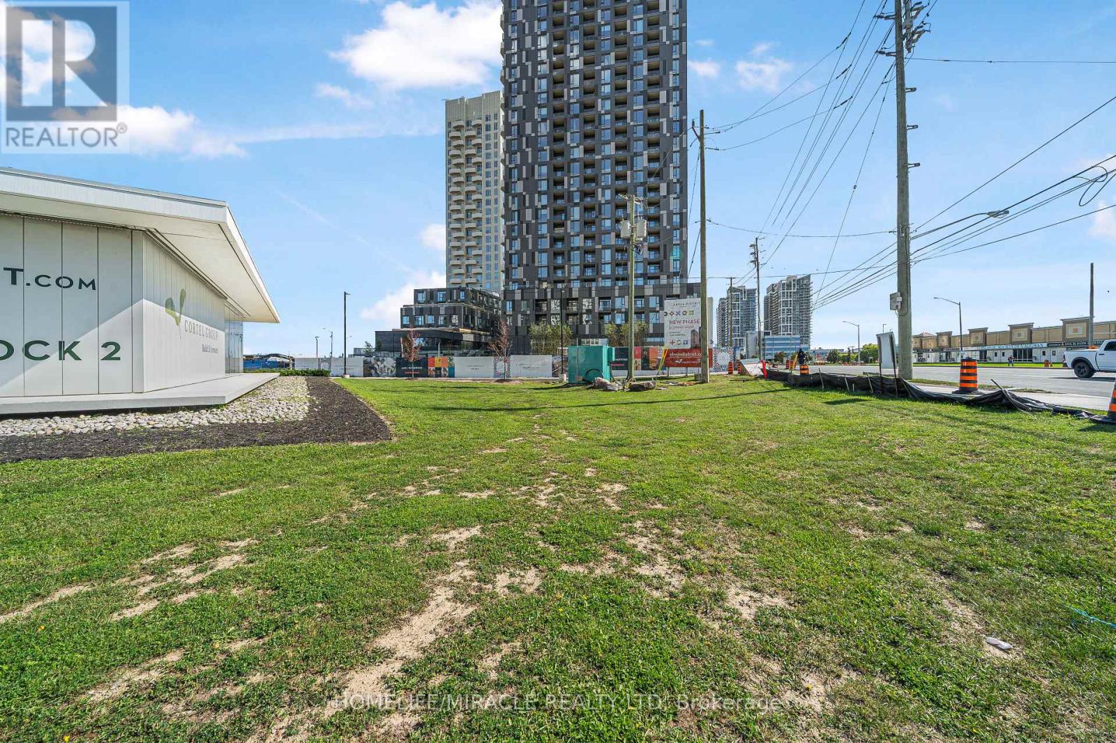 Apartment at 1303 - 474 CALDARI ROAD, Vaughan (Concord)