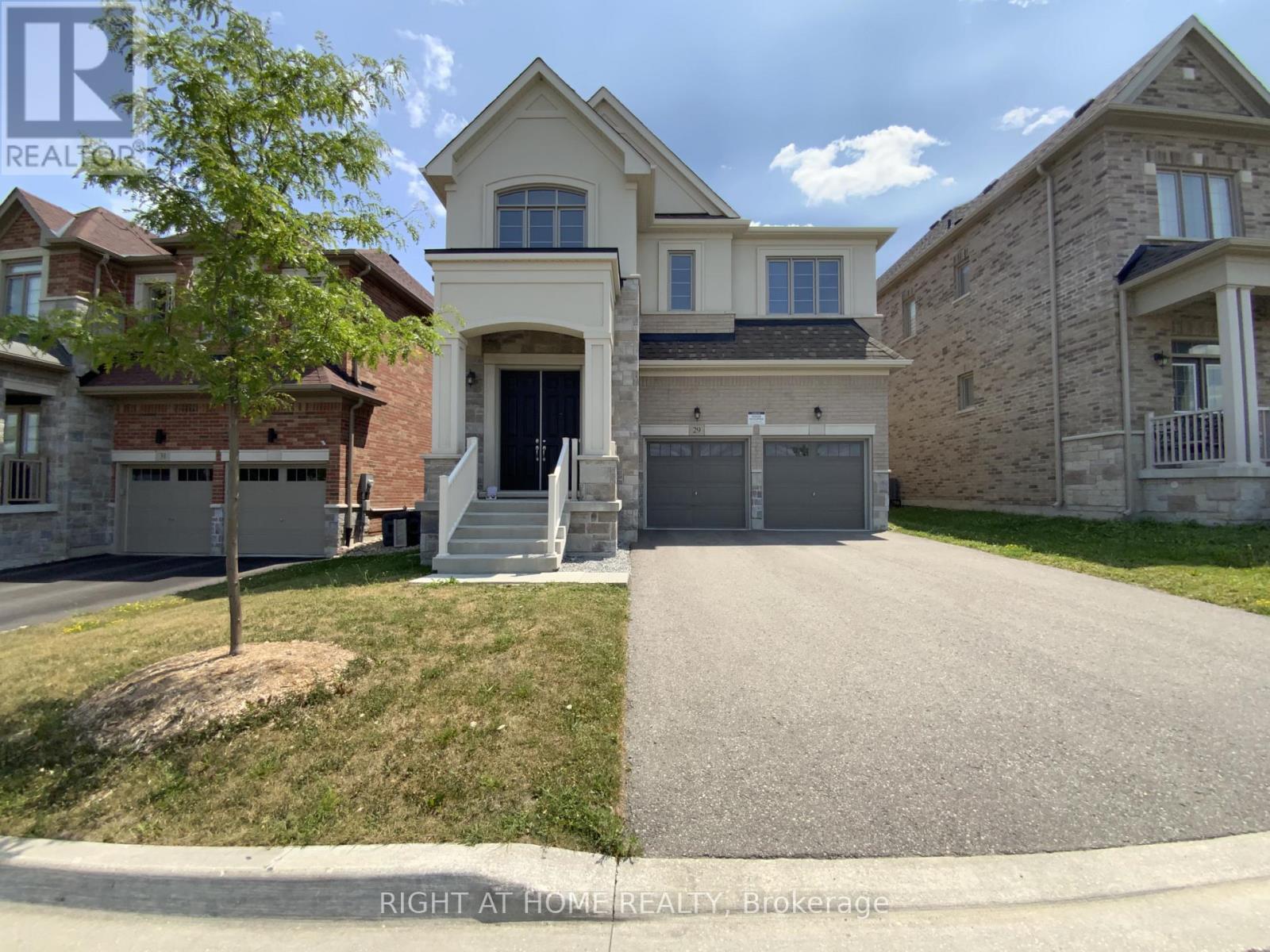 Detached at 29 PEAR BLOSSOM WAY, East Gwillimbury (Holland Landing)
