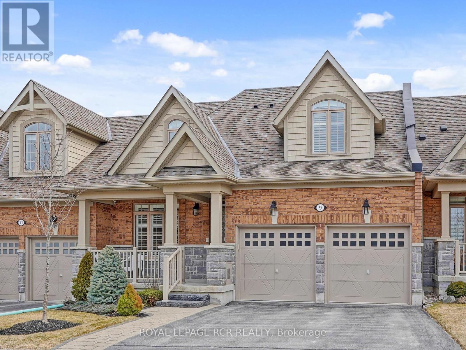 Townhouse at 9 BILL KNOWLES STREET, Uxbridge