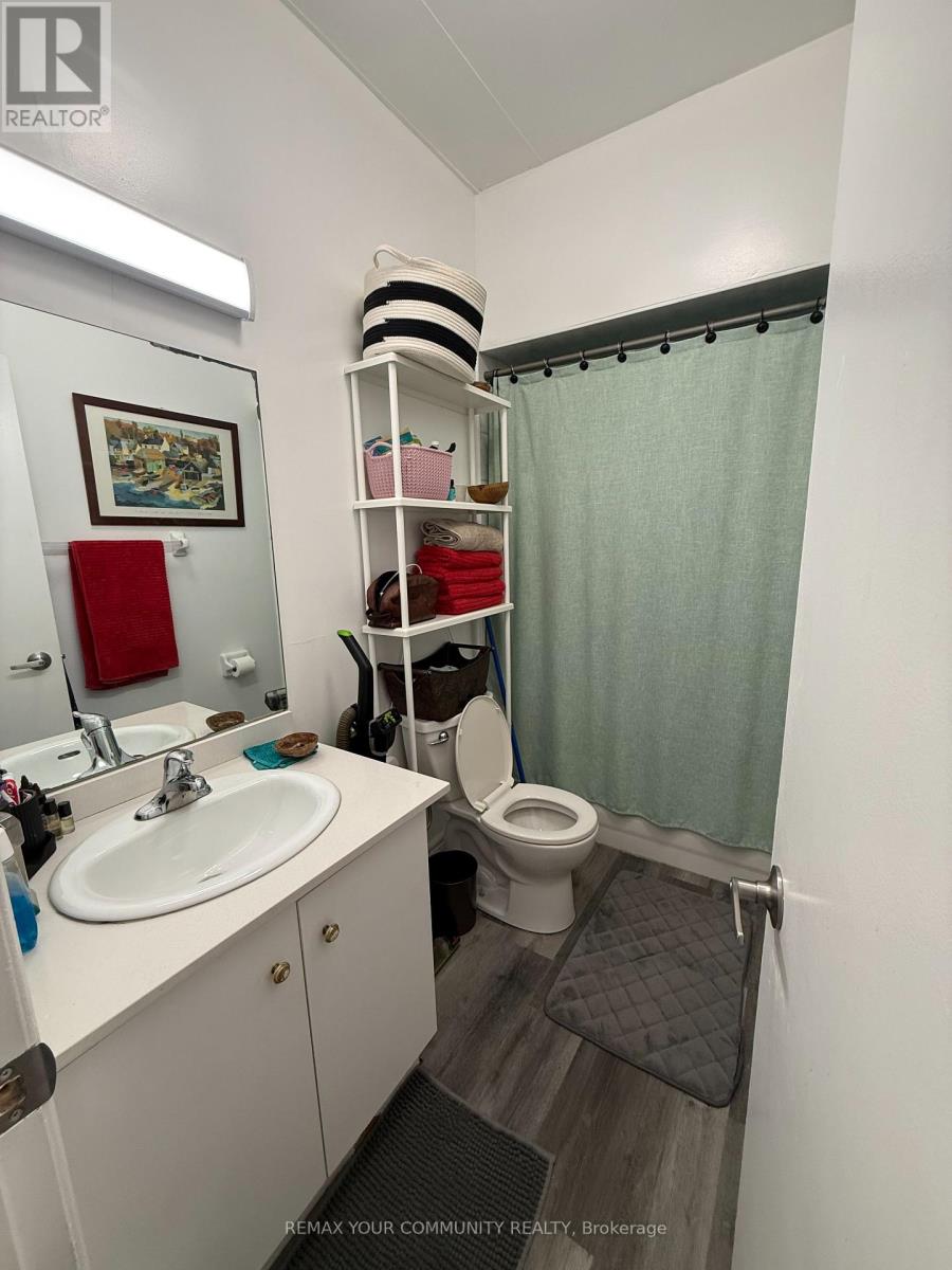 Apartment at G4 - 72 LAKE AVENUE, Richmond Hill