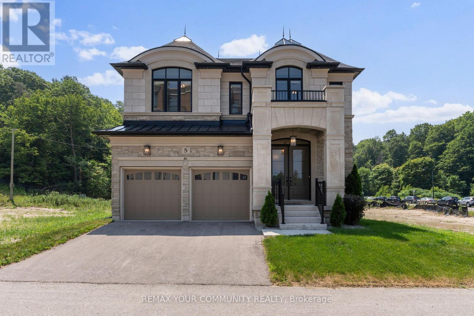 Detached at 5 PHILA LANE, Aurora (Aurora Estates)