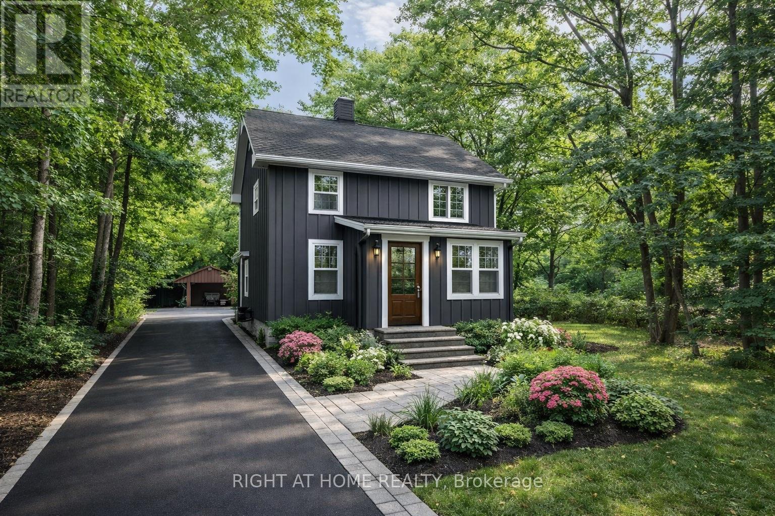 Detached at 315 MAIN STREET N, Newmarket (Bristol-London)