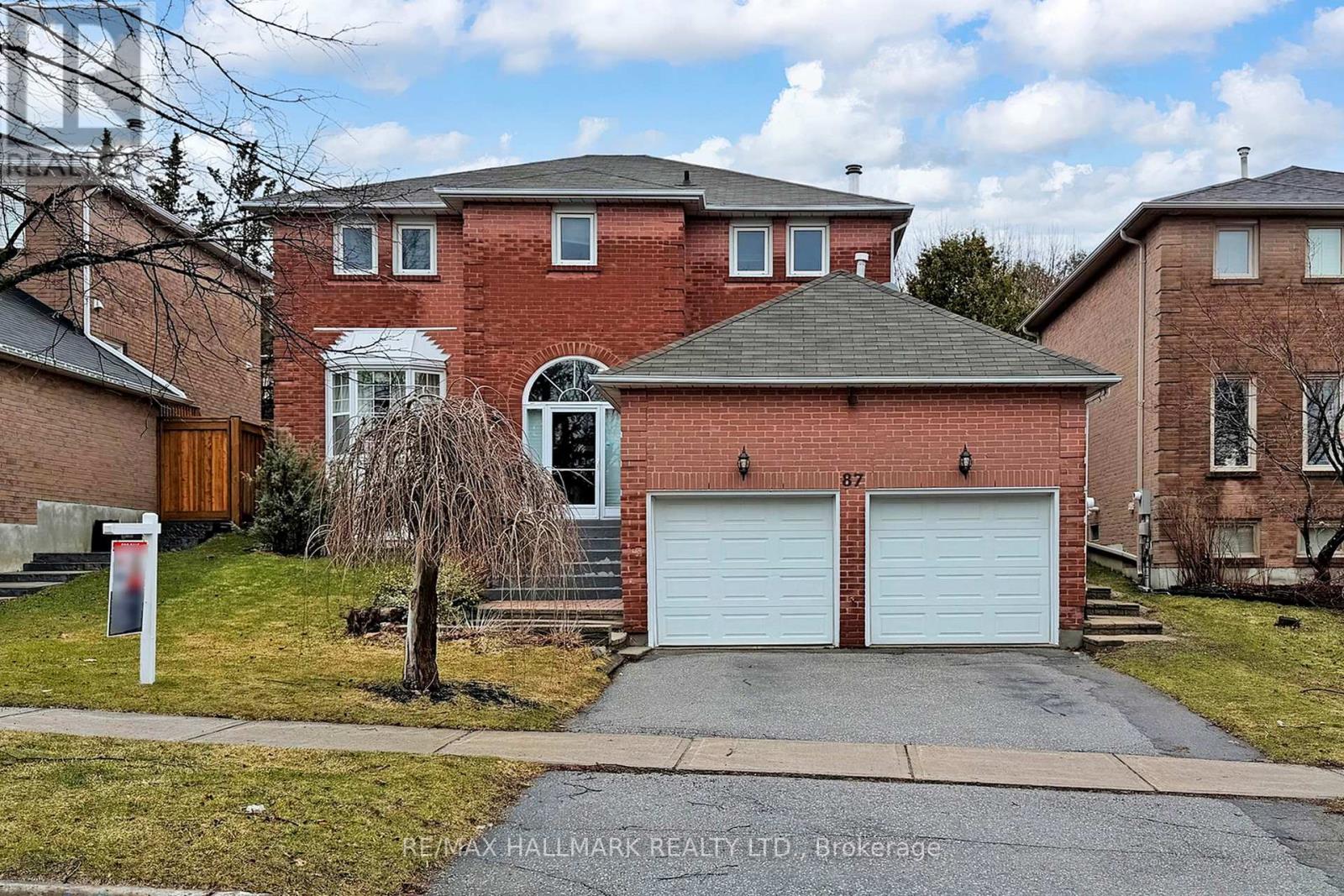 Detached at 87 AUTUMN WAY, Aurora (Aurora Heights)