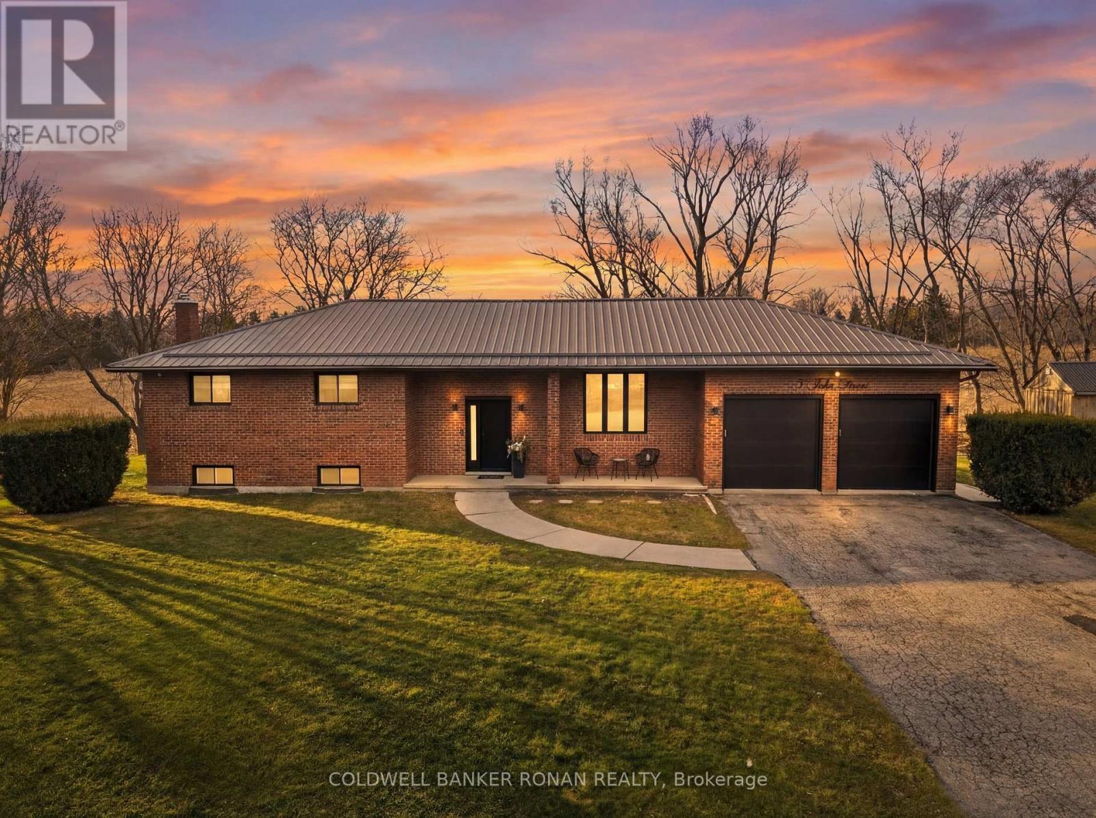 Detached at 5 JOHN STREET, Adjala-Tosorontio (Loretto)