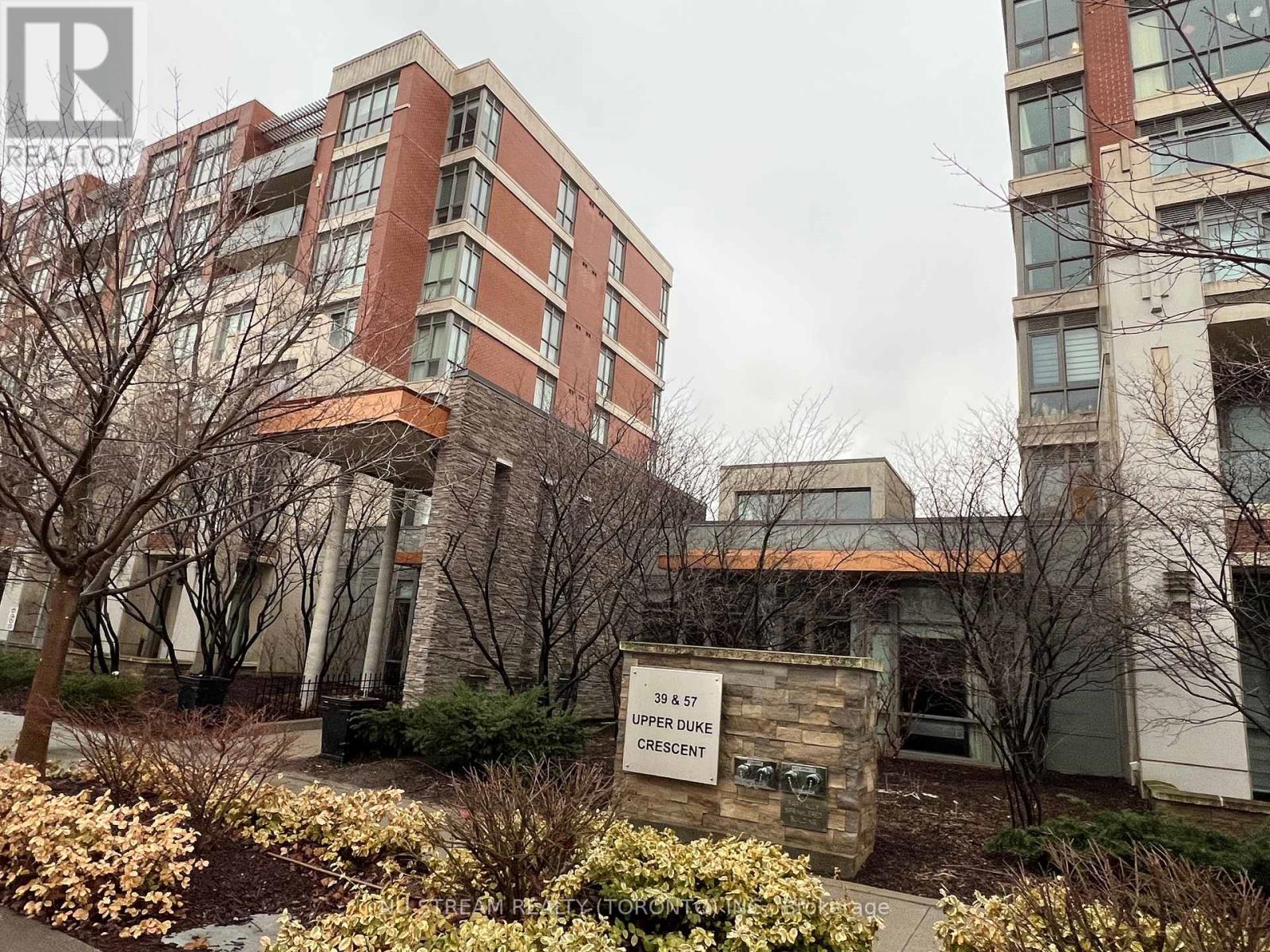 Apartment at 423 - 39 UPPER DUKE CRESCENT, Markham (Unionville)