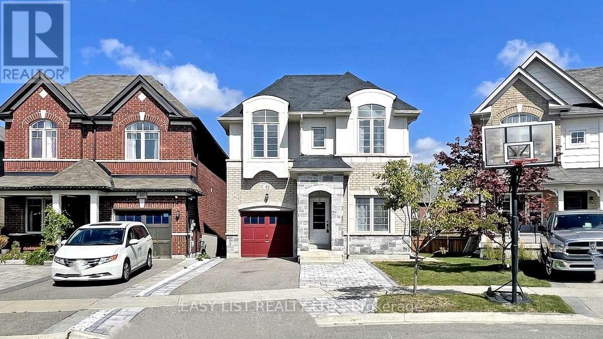 Detached at 42 FOXBERRY ROAD, East Gwillimbury (Sharon)