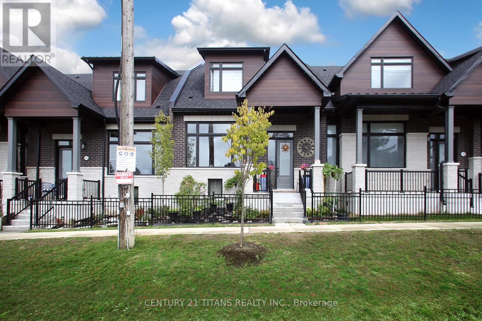 Townhouse at 18 VERN ROBERTSON GATE, Uxbridge
