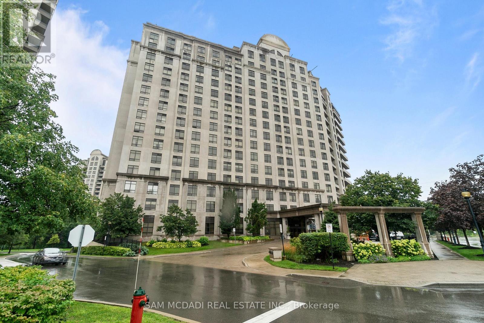 Apartment at 1616 - 9235 JANE STREET, Vaughan (Maple)