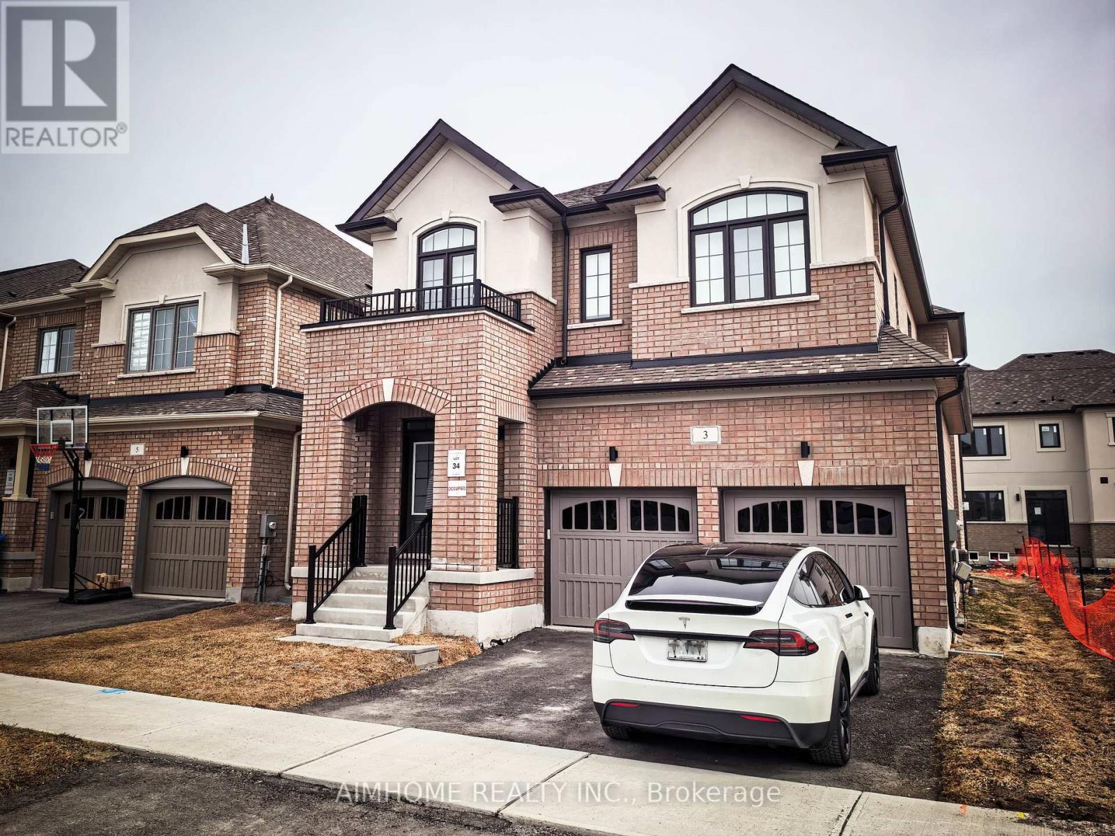 Detached at 3 KEN DAVIE GATE, Georgina (Keswick North)