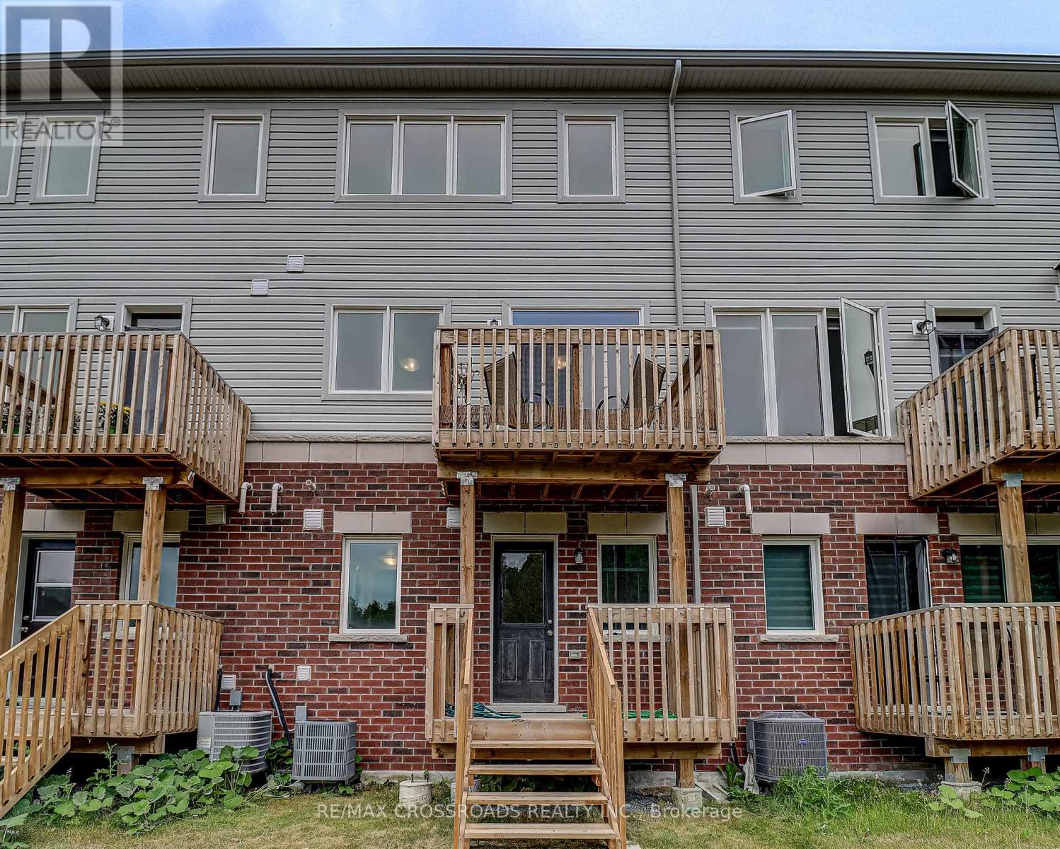 Townhouse at 64 LYALL STOKES CIRCLE, East Gwillimbury