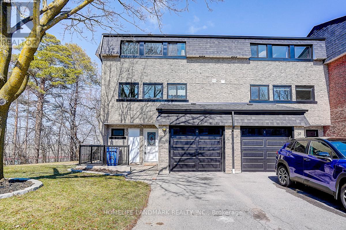 Townhouse at 40 HENDERSON DRIVE, Aurora (Aurora Highlands)