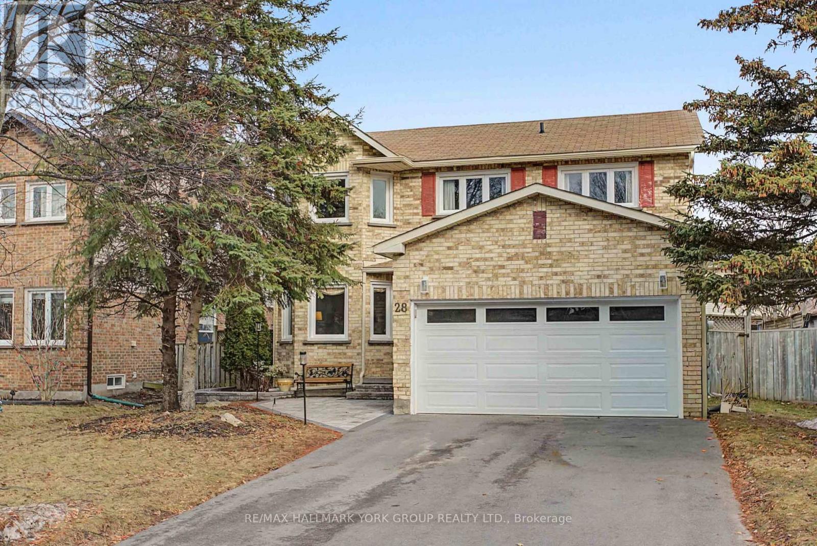 Detached at 28 HOLLINGSHEAD DRIVE, Aurora (Aurora Village)