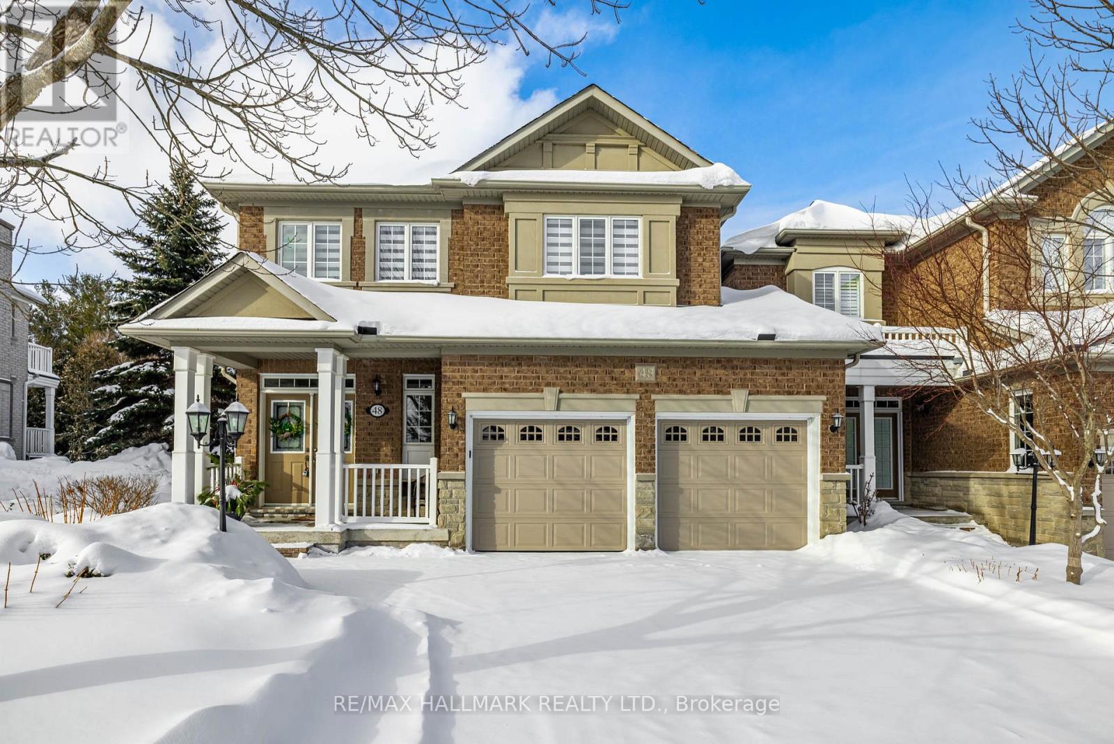 Townhouse at 48 STONECLIFFE CRESCENT, Aurora (Aurora Estates)