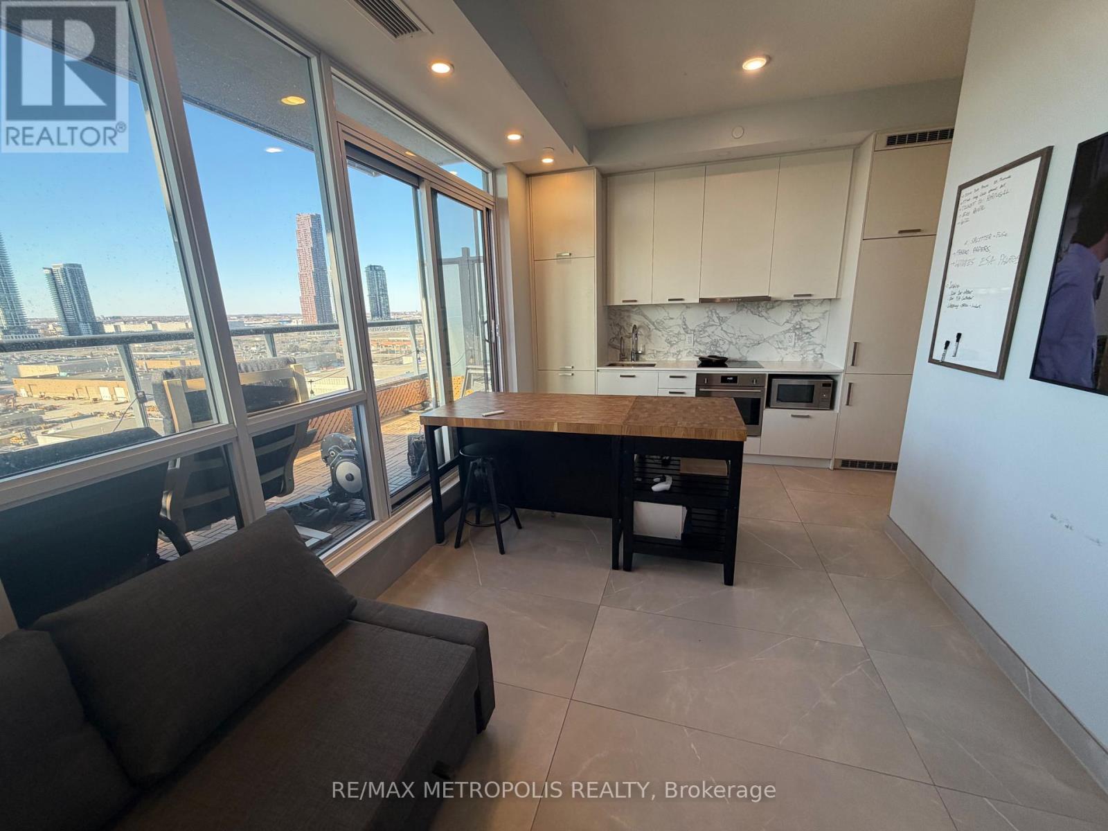 Apartment at 1217 - 38 HONEYCRISP CRESCENT, Vaughan