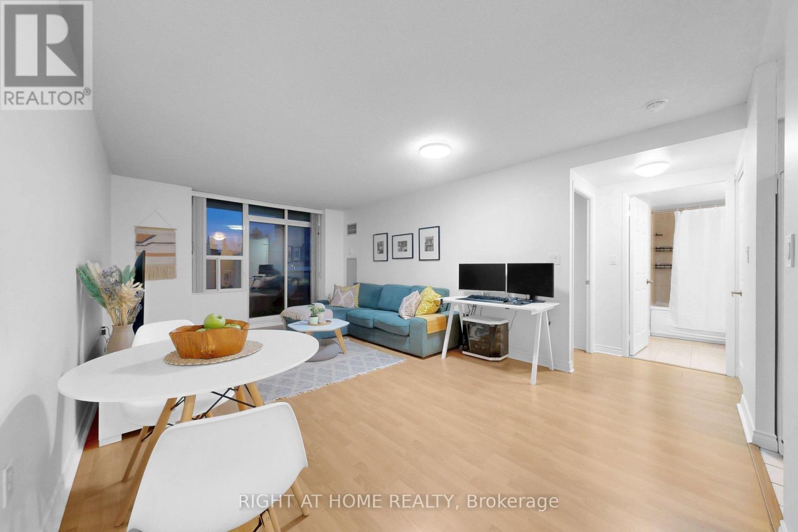 Apartment at 216 - 2100 JOHN STREET, Markham (German Mills)