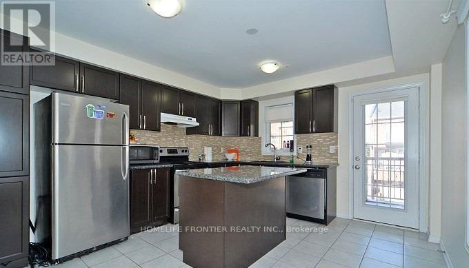 Townhouse at 32 TRUCHARD AVENUE, Markham (Berczy)