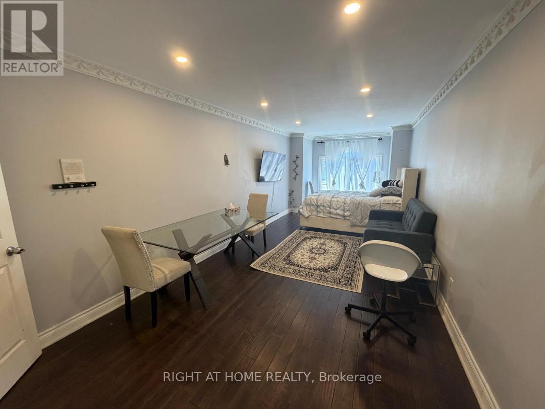 Detached at 31 Northgate Cres,