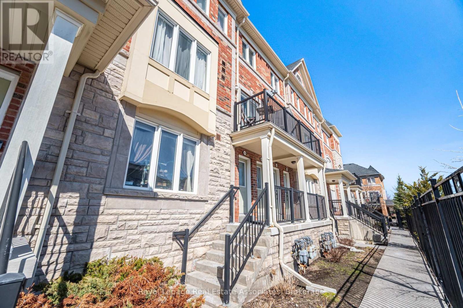 Townhouse at 192 LOUISBOURG WAY, Markham (Greensborough)