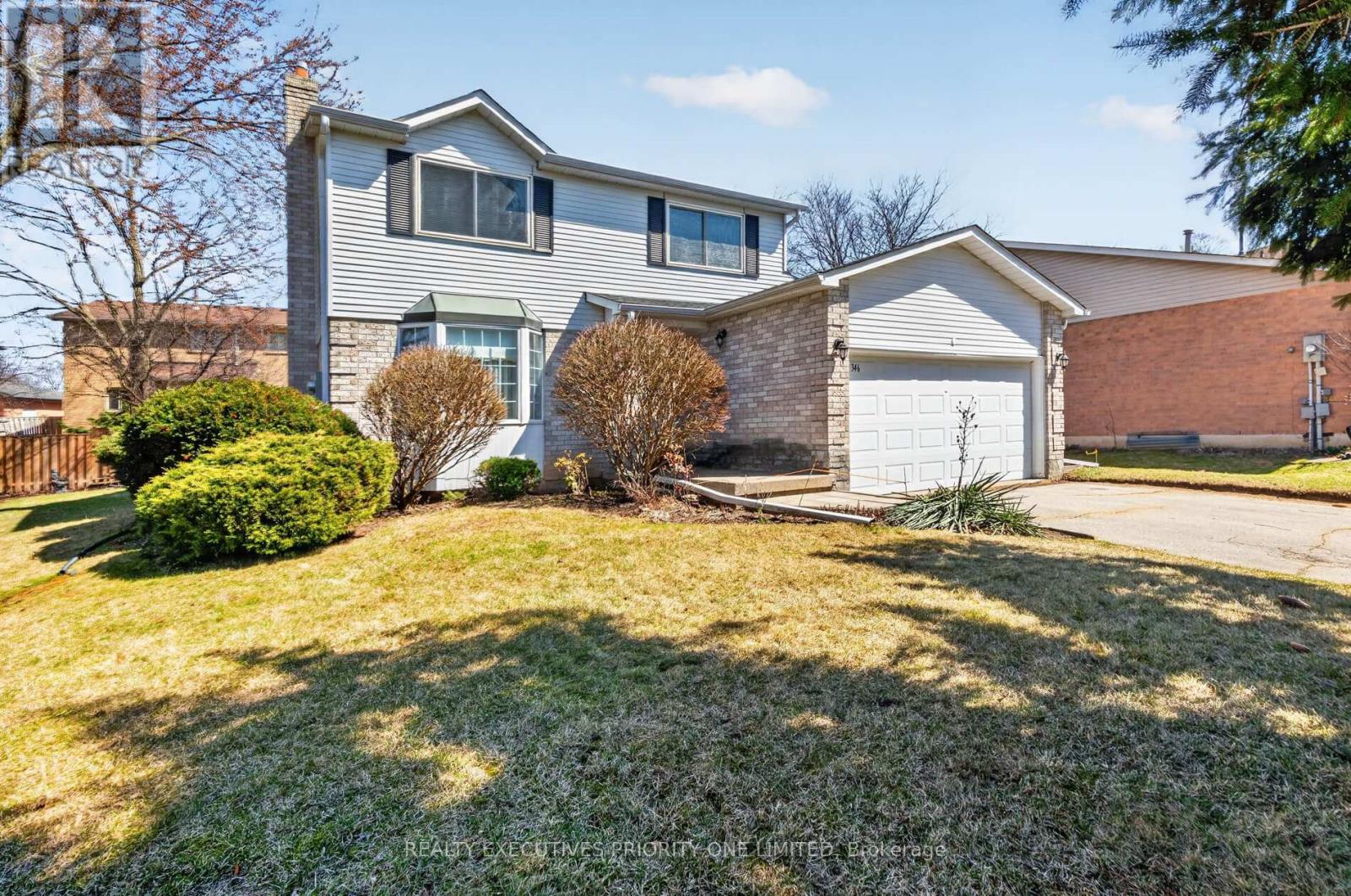 Detached at 346 DARLINGTON CRESCENT, Newmarket (Bristol-London)