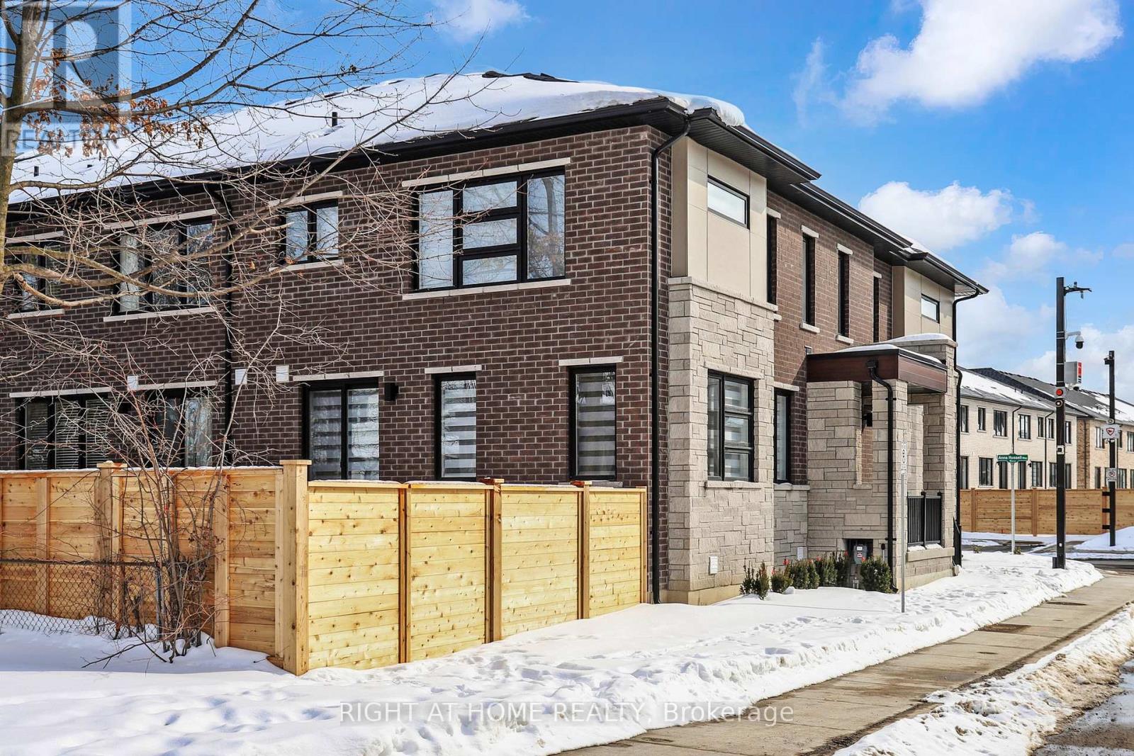 Townhouse at 154 ANNA RUSSELL WAY, Markham