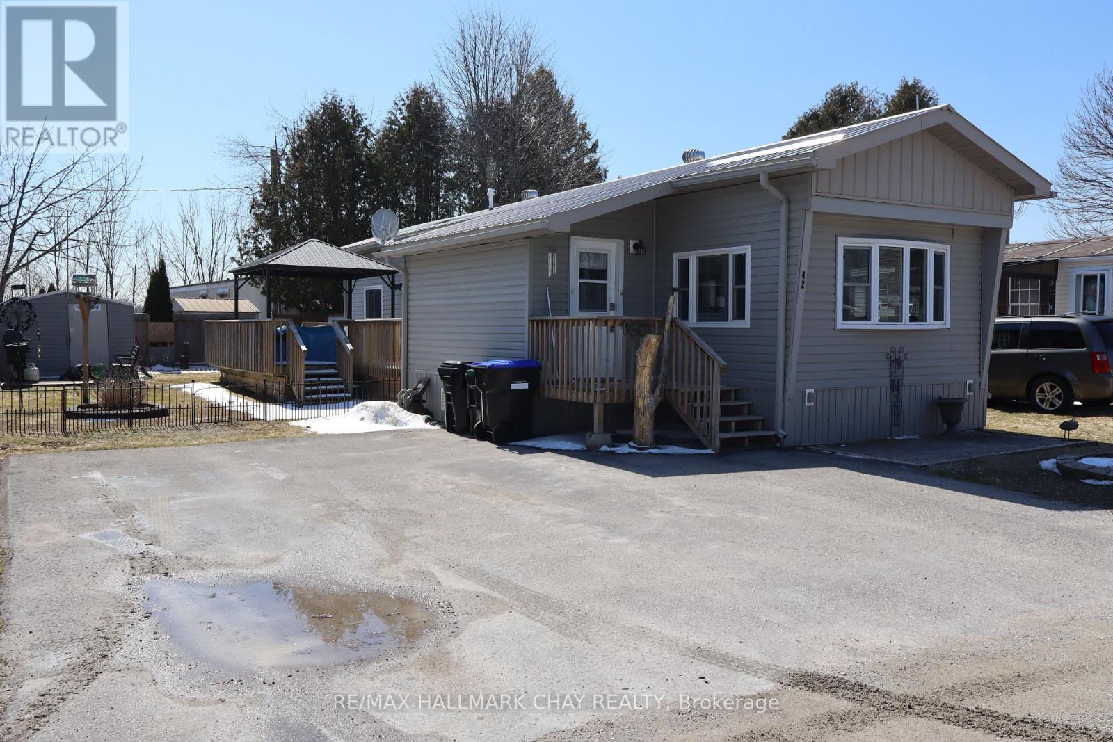 Detached at 42 - 4976 25TH SIDE ROAD, Essa