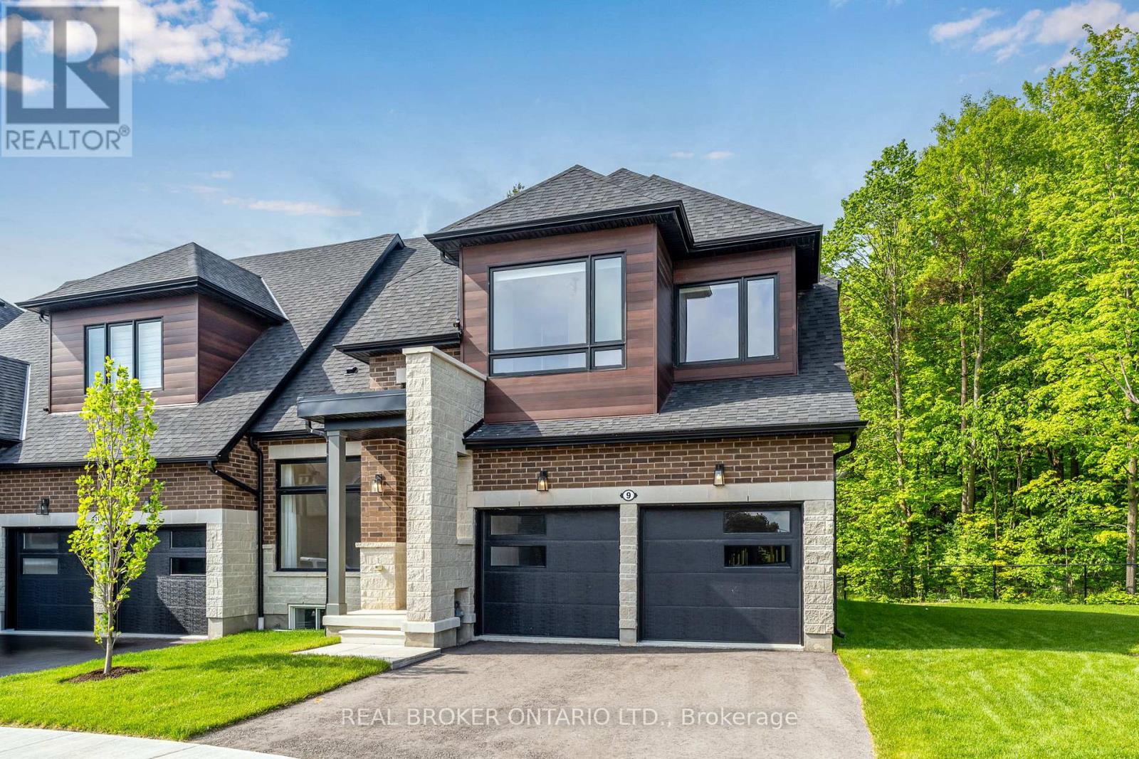 Townhouse at 9 VERN ROBERTSON GATE, Uxbridge