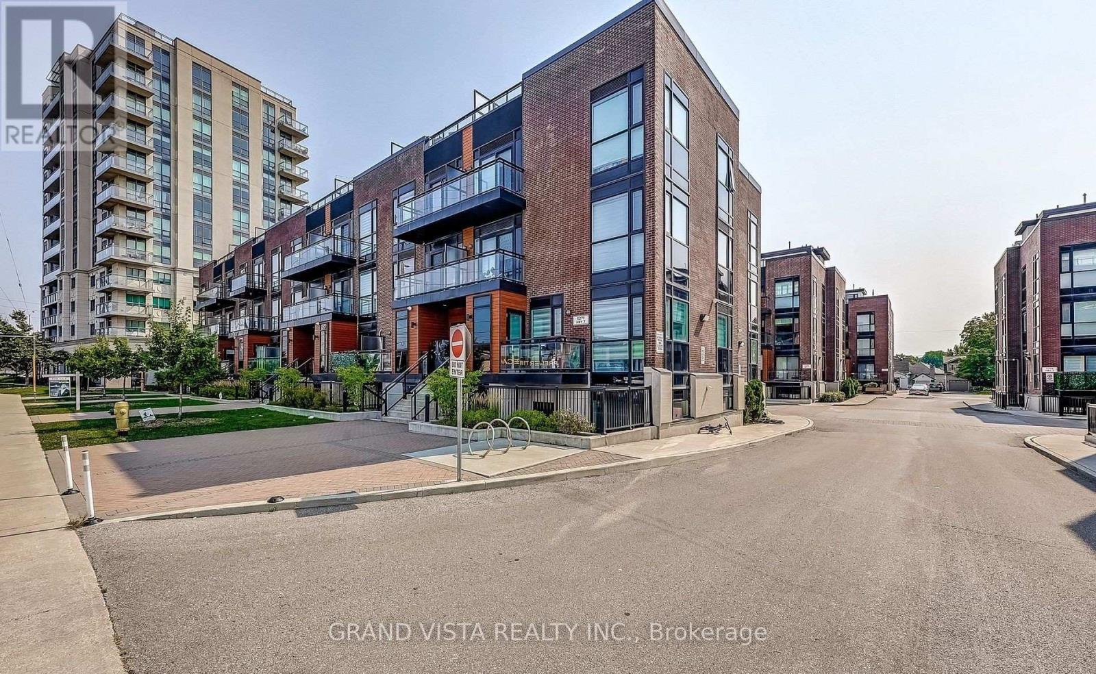 Townhouse at B602 - 5279 HIGHWAY 7, Vaughan (Vaughan Grove)