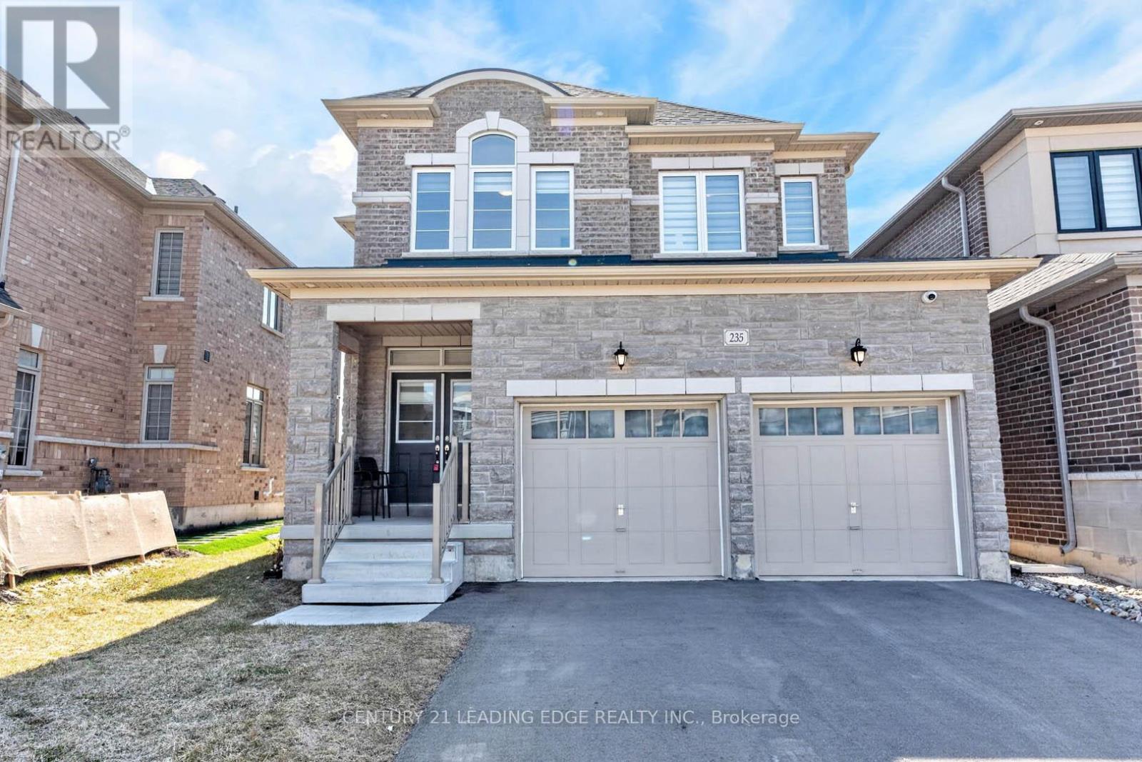 Detached at 235 FERRAGINE CRESCENT, Bradford West Gwillimbury (Bradford)