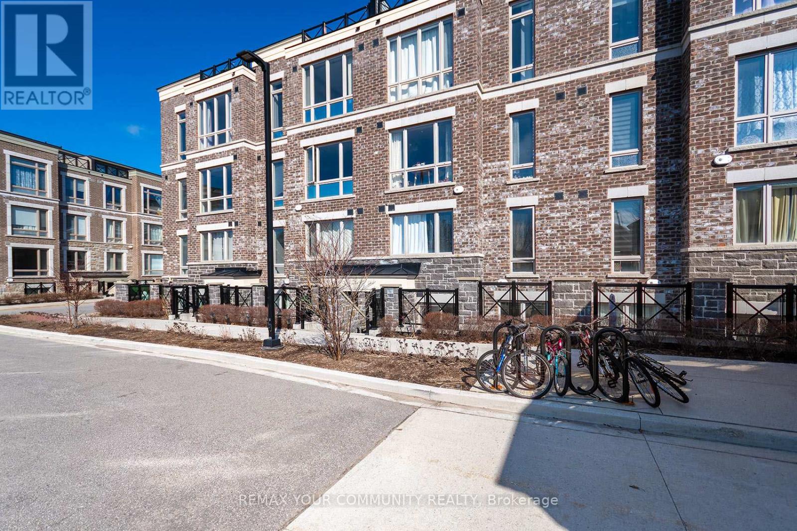 Townhouse at 2909 - 15 WESTMEATH LANE, Markham