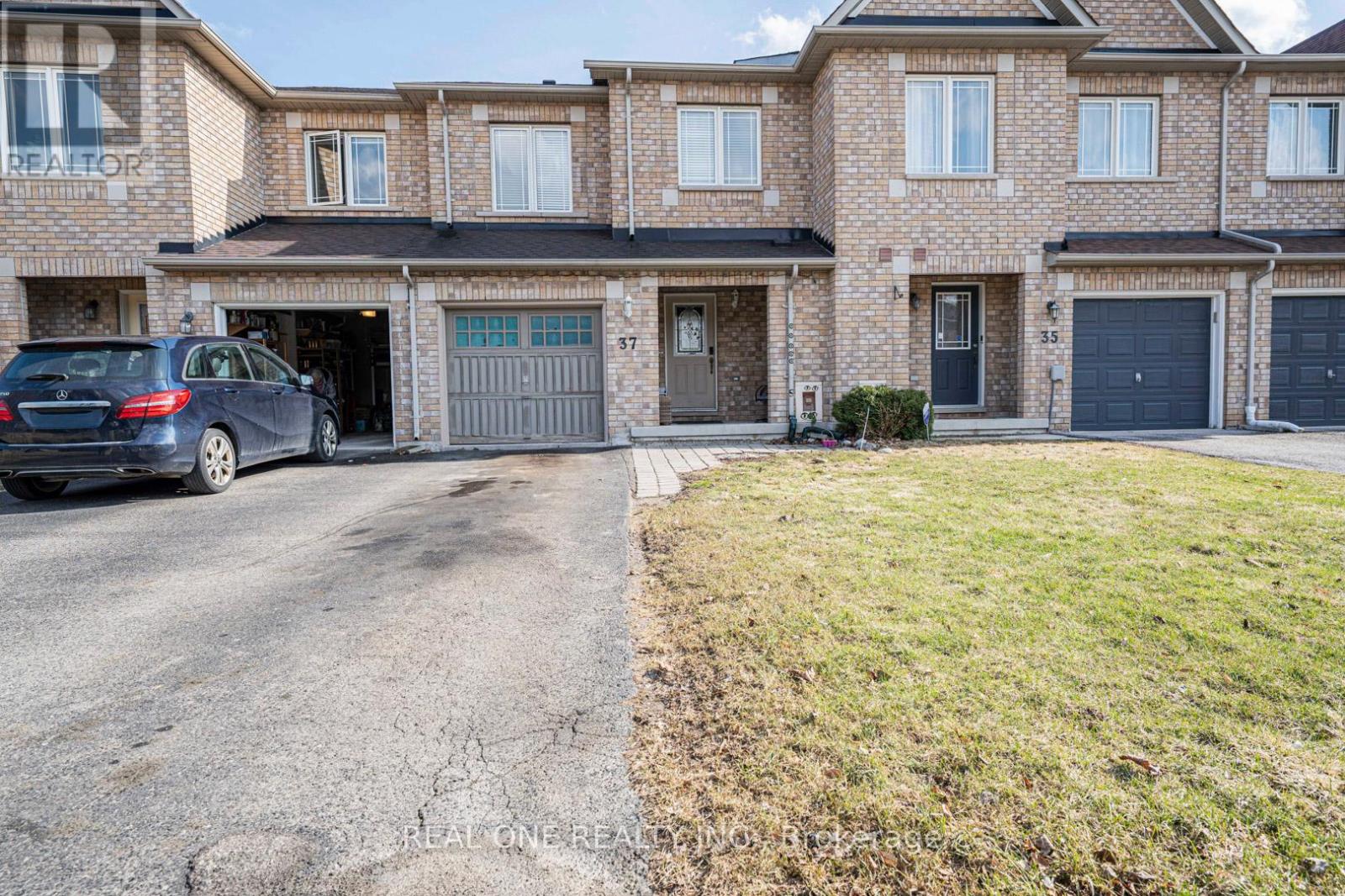 Townhouse at 37 BILBROUGH STREET, Aurora
