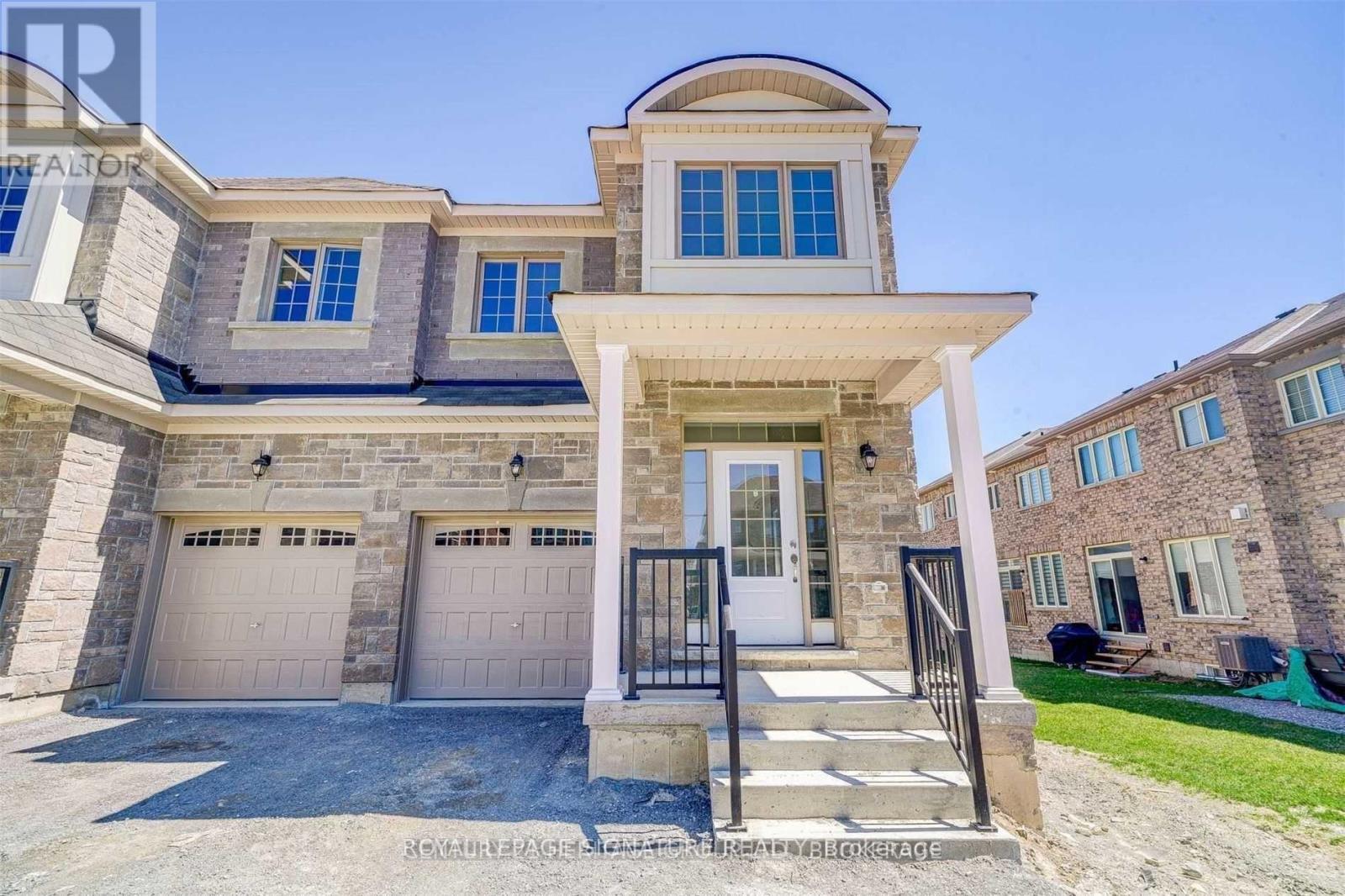 Semi-Detached/Link at 5 FREDERICK TAYLOR WAY, East Gwillimbury (Mt Albert)