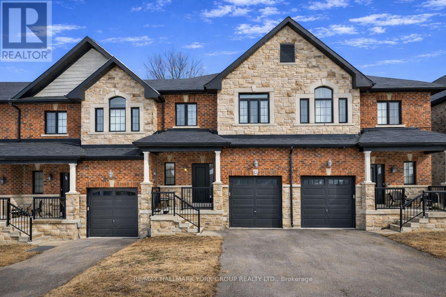 Townhouse at 13 CHARMUSE LANE, East Gwillimbury (Holland Landing)