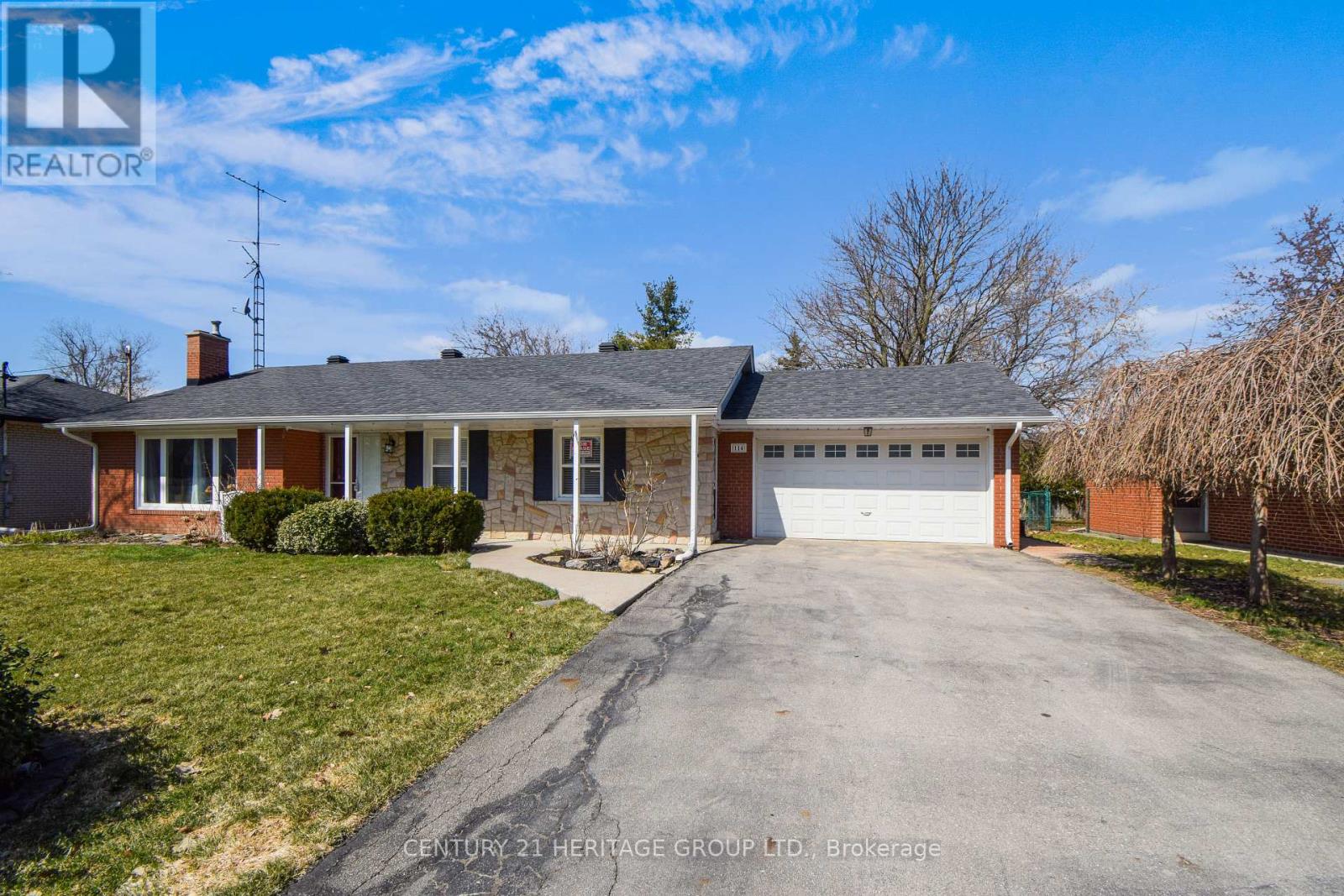 Detached at 114 ELIZABETH GROVE, King (King City)