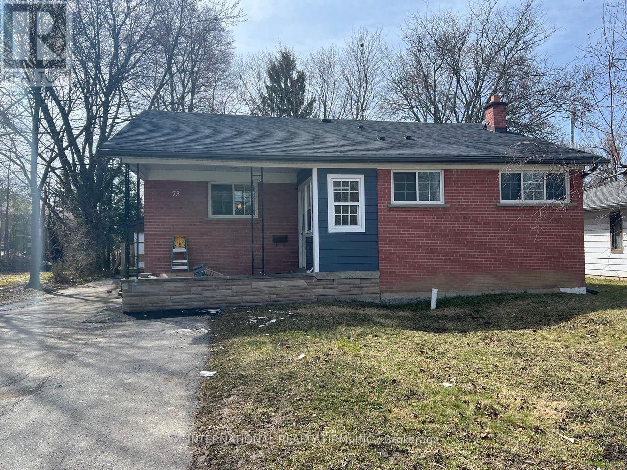 Detached at 73 MURRAY DRIVE, Aurora (Aurora Highlands)