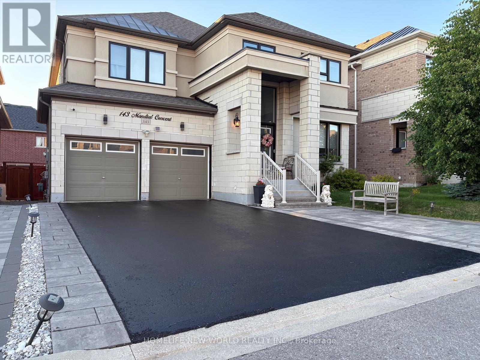 Detached at 143 MONDIAL CRESCENT, East Gwillimbury (Queensville)