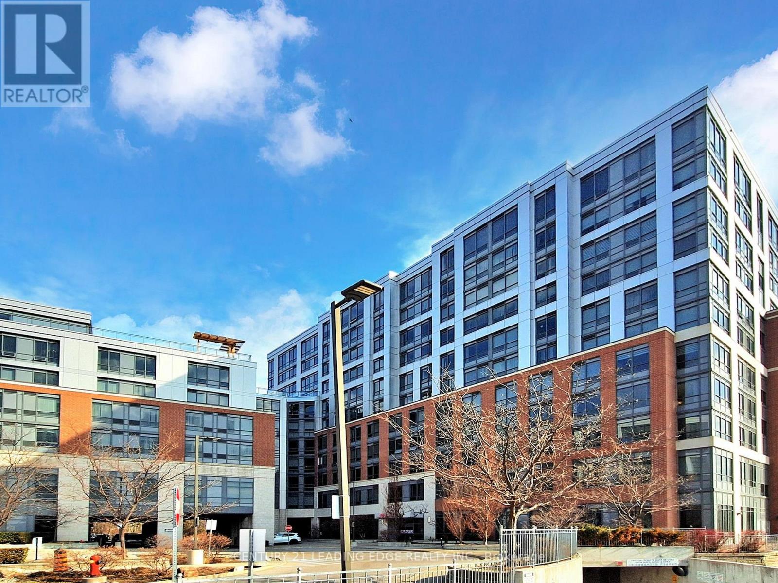 Apartment at 1020 - 11211 YONGE STREET, Richmond Hill (Devonsleigh)