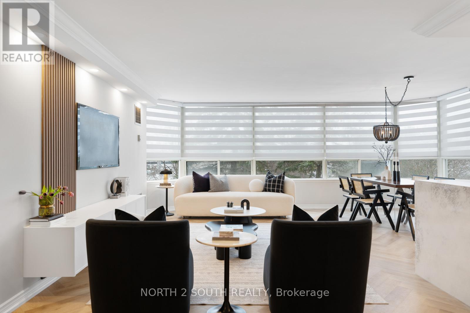 Apartment at 304 - 7 TOWNSGATE DRIVE, Vaughan (Crestwood-Springfarm-Yorkhill)