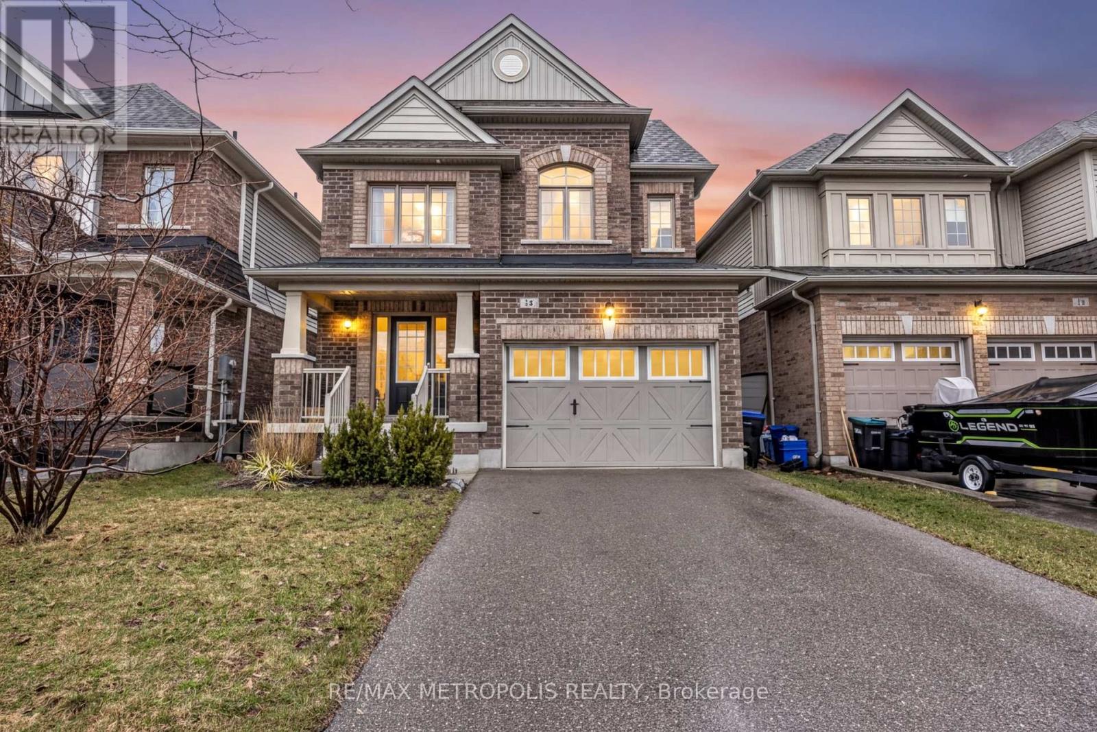 Detached at 16 TREETOPS BOULEVARD, New Tecumseth