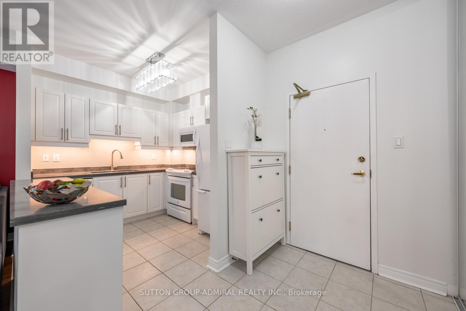 Apartment at 102 - 9944 KEELE STREET, Vaughan (Maple)